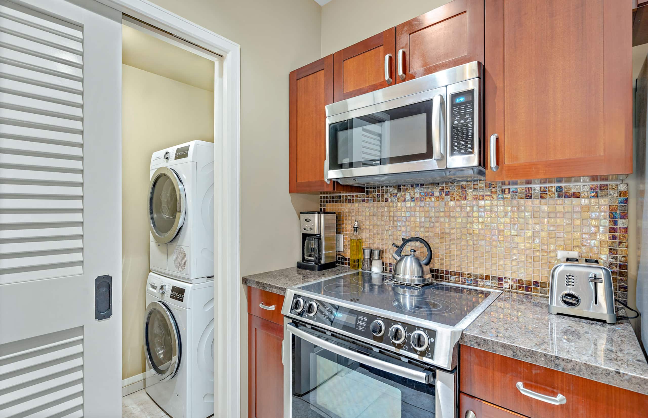 Condo in Lahaina · ★4.84 · 1 bedroom · 2 beds · 1 bath - Image 13