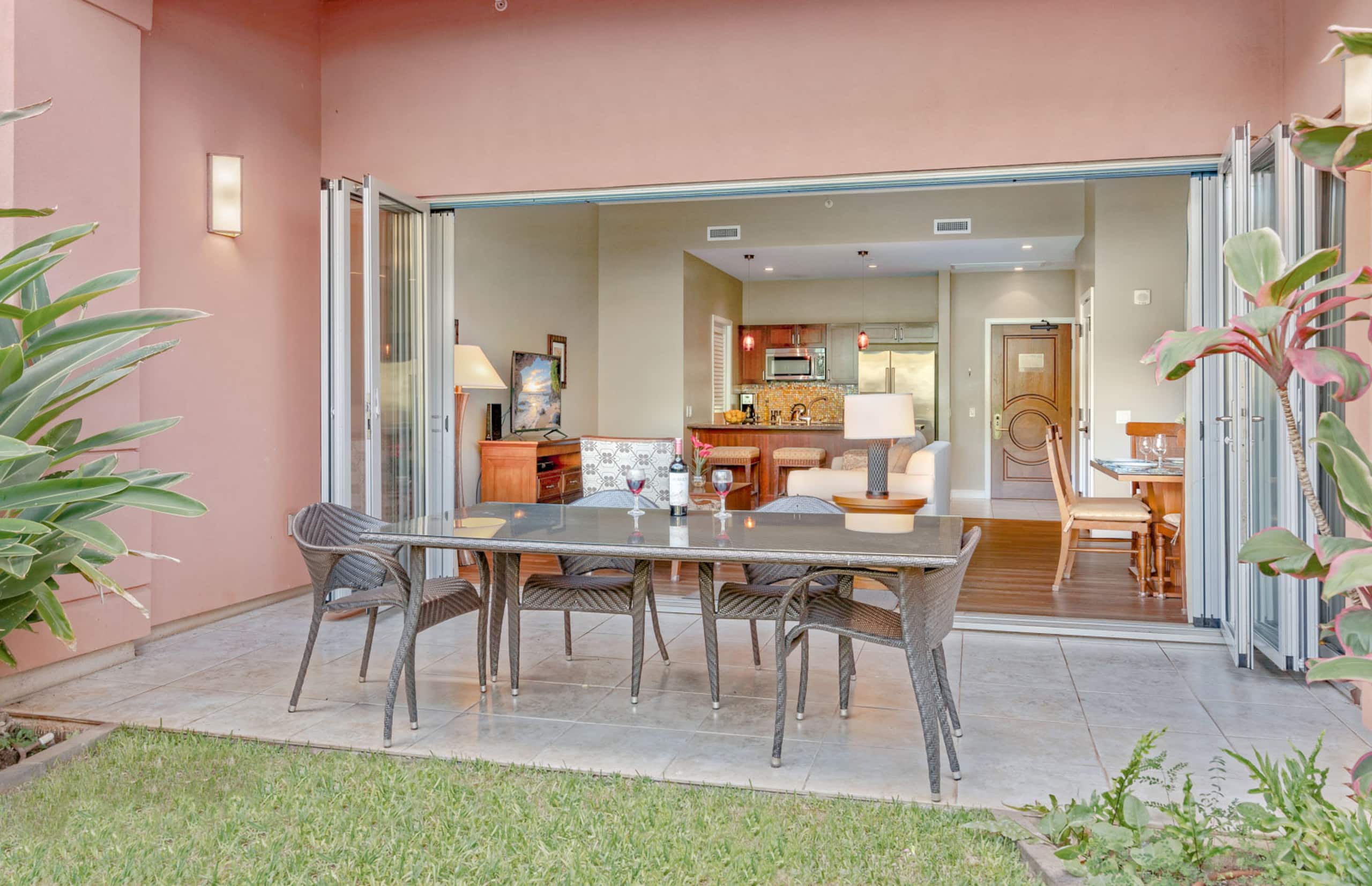 Condo in Lahaina · ★4.84 · 1 bedroom · 2 beds · 1 bath - Image 19