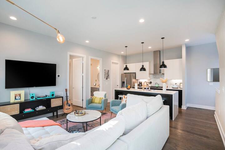 2 Side by Side Homes with Rooftops gallery image 5