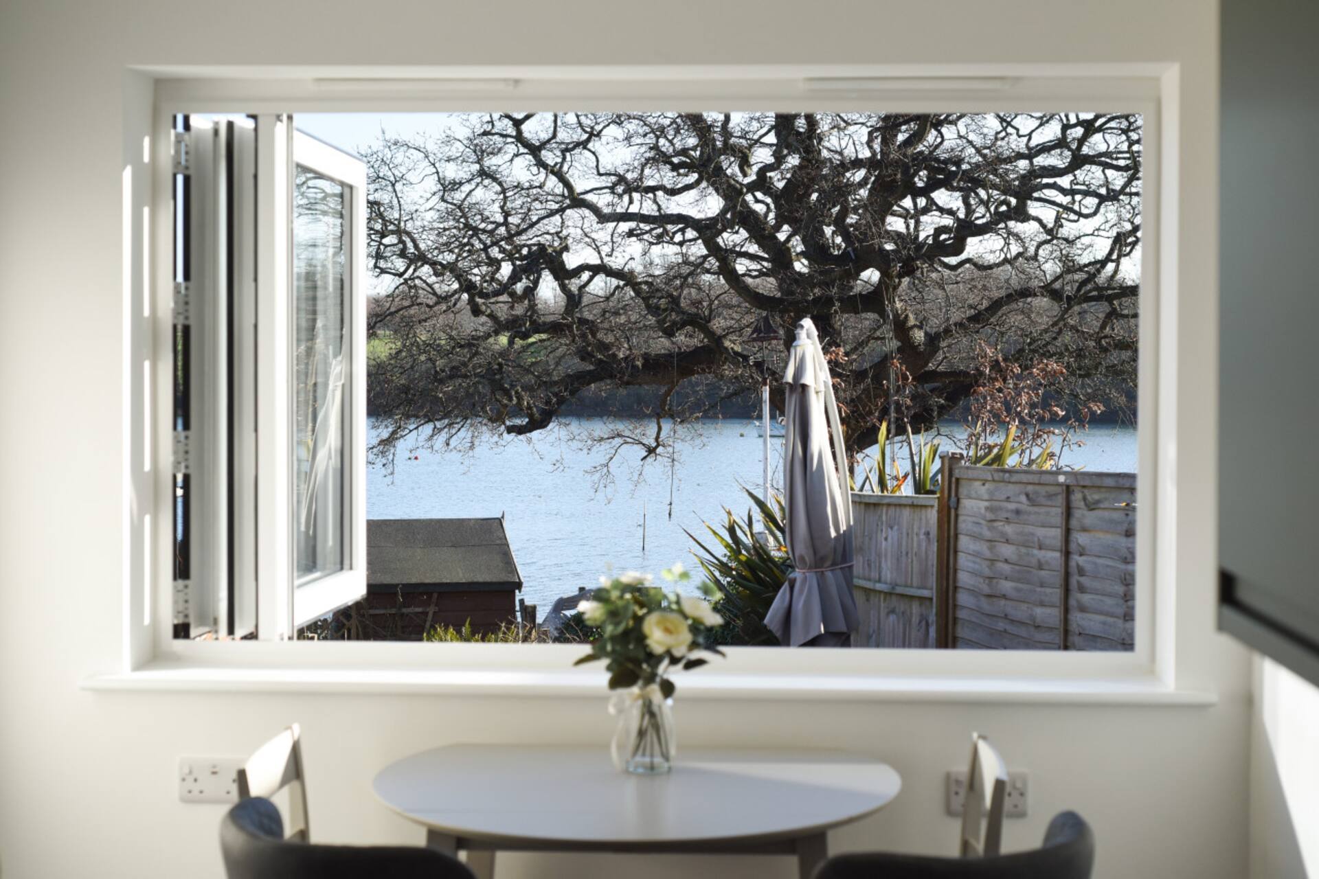 Breakfast With A View Free Parking and Water Access