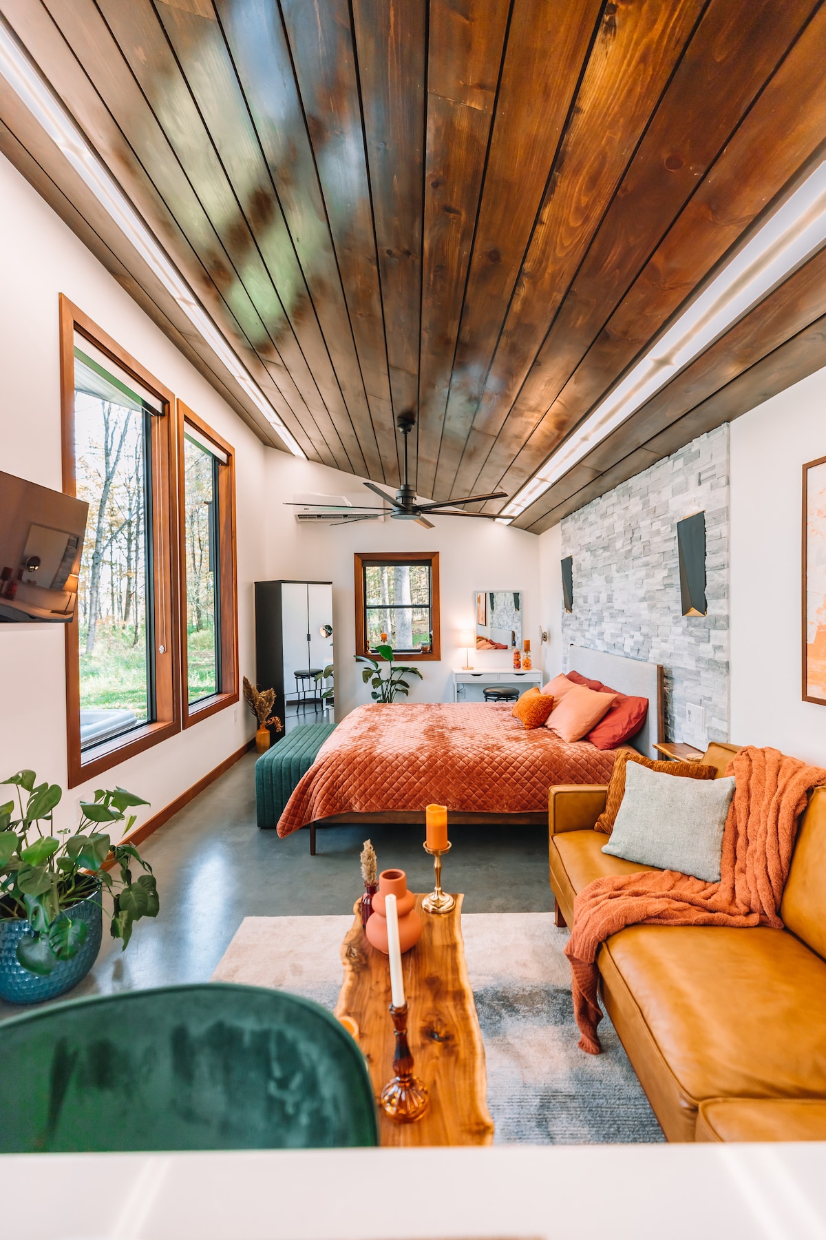 The interior during Autumn - we change up the interior and exterior décor for different seasons! Autumn you will see more browns, oranges, and muted coppers while December is decorated for the holidays (greens, reds)!