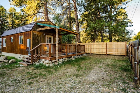 Charming Tiny House Suite Retreat,loft & wildlife!