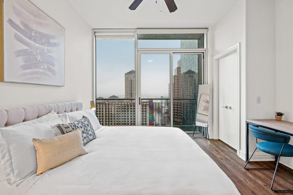 Kasa | Family Friendly 2BD, Pool & Gym | Austin