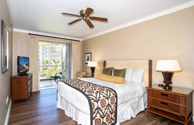 Maui Resort Rentals: Honua Kai 3BR+Den gallery image 4