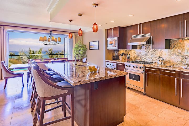 Maui Resort Rentals: Honua Kai 6BR+DEN