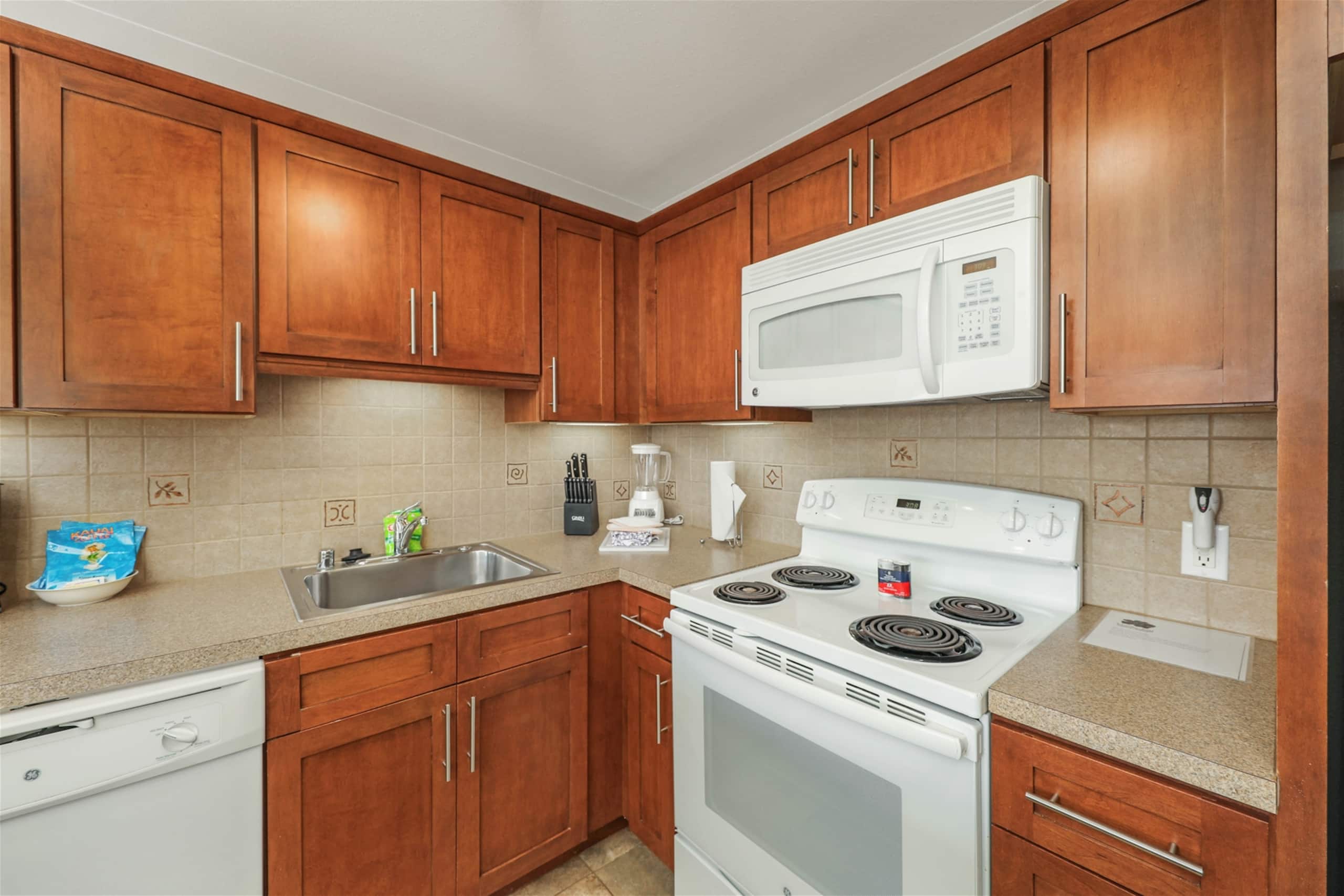 Condo in Kapaa · ★4.69 · 1 bedroom · 1 bed · 1 shared bath - Image 4