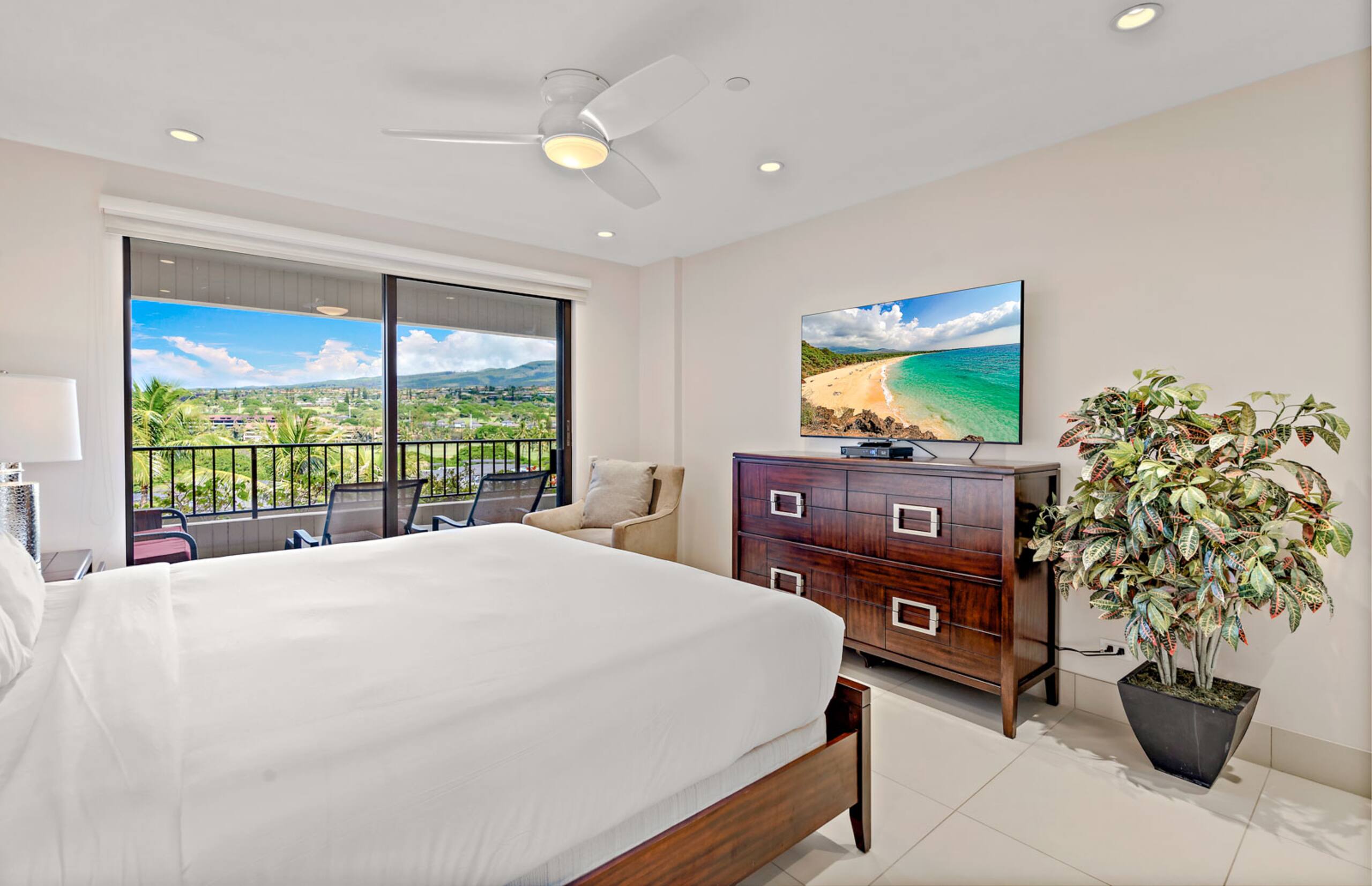Condo in Lahaina · ★4.88 · 2 bedrooms · 3 beds · 2 baths - Image 18