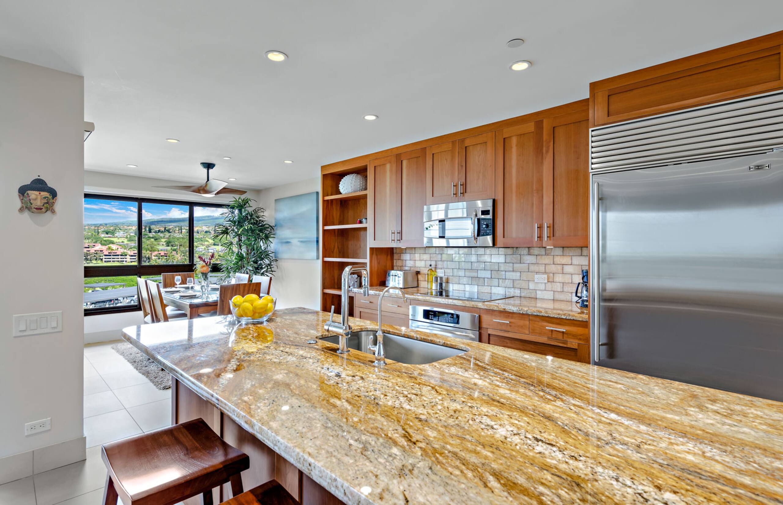 Condo in Lahaina · ★4.88 · 2 bedrooms · 3 beds · 2 baths - Image 2