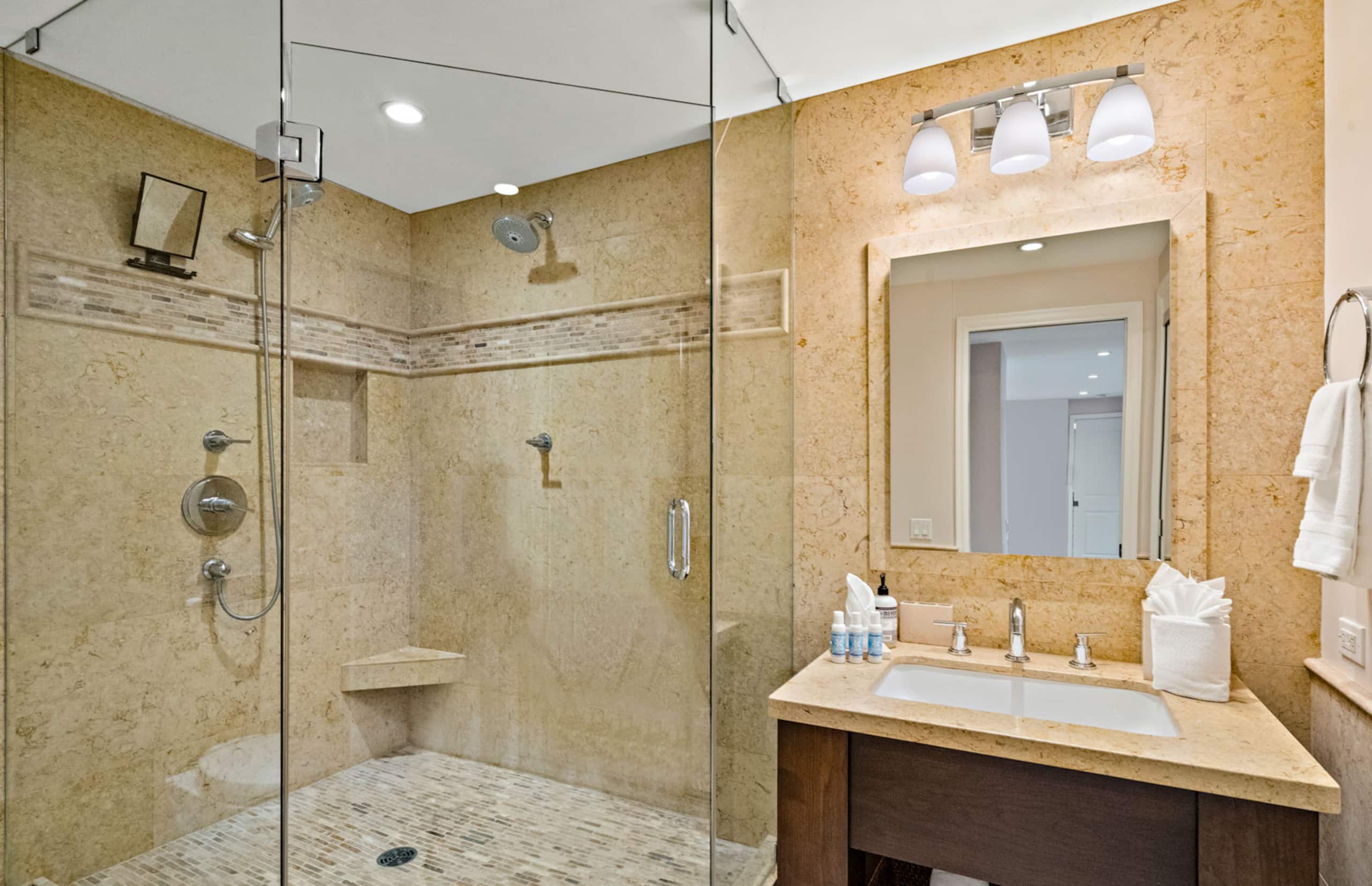 Condo in Lahaina · ★4.88 · 2 bedrooms · 3 beds · 2 baths - Image 25