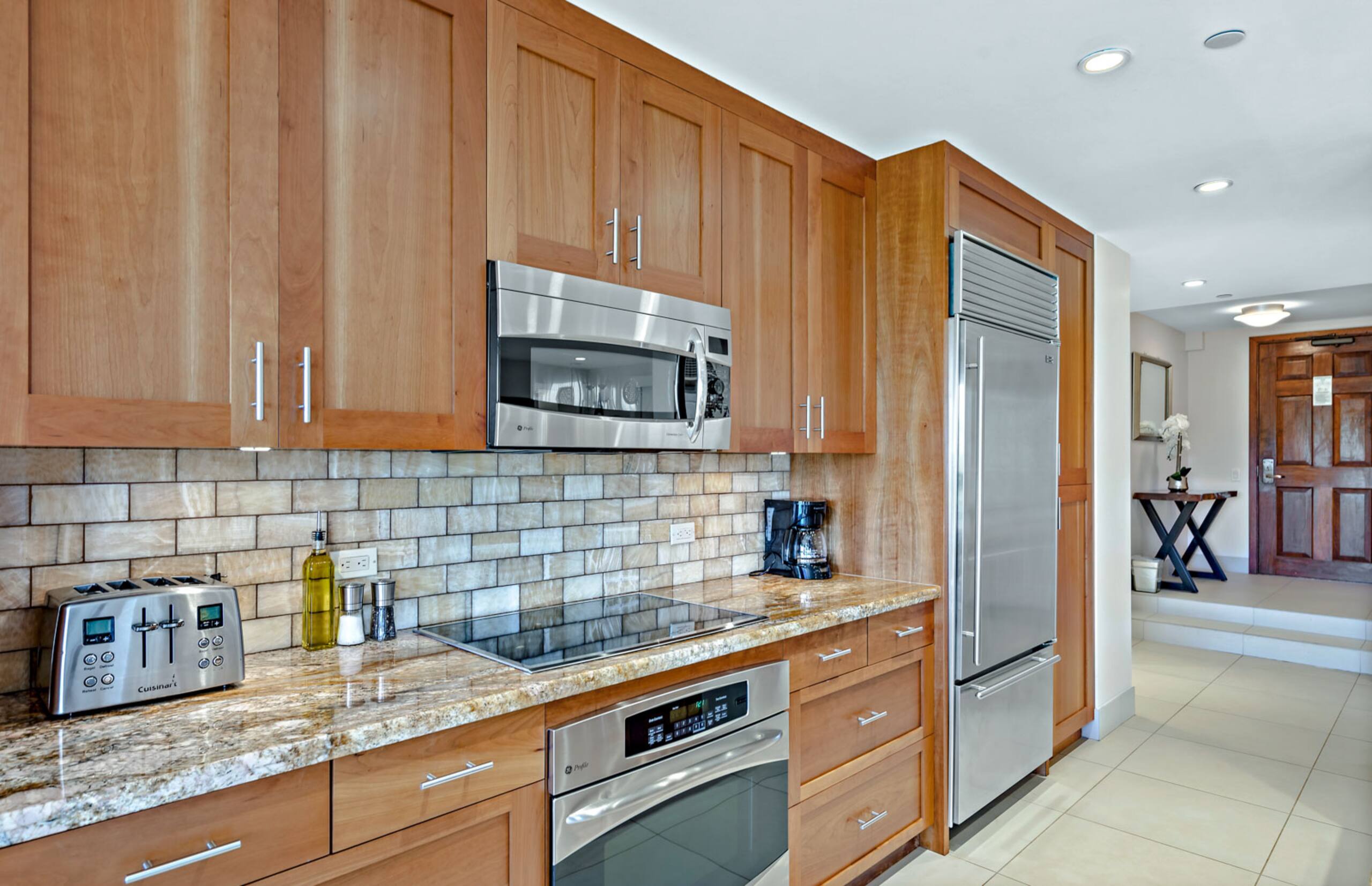Condo in Lahaina · ★4.88 · 2 bedrooms · 3 beds · 2 baths - Image 11