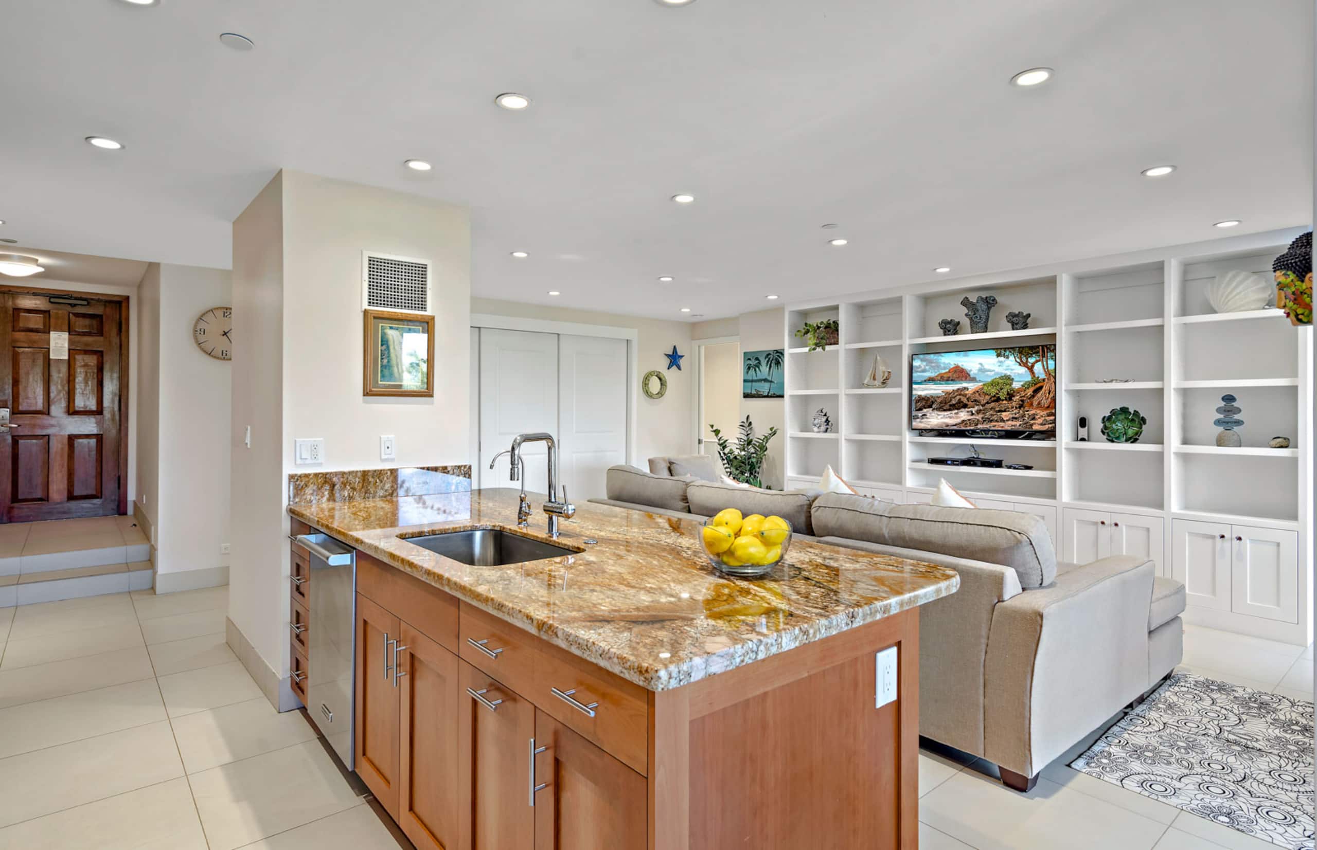 Condo in Lahaina · ★4.88 · 2 bedrooms · 3 beds · 2 baths - Image 4