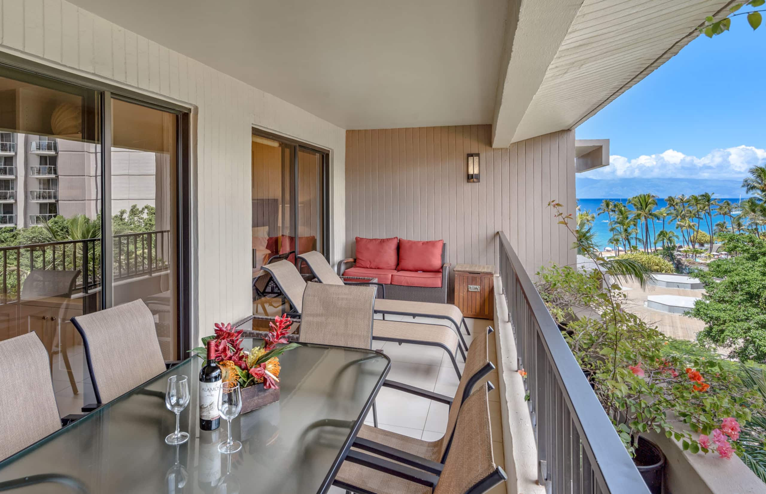 Condo in Lahaina · ★4.88 · 2 bedrooms · 3 beds · 2 baths - Image 3