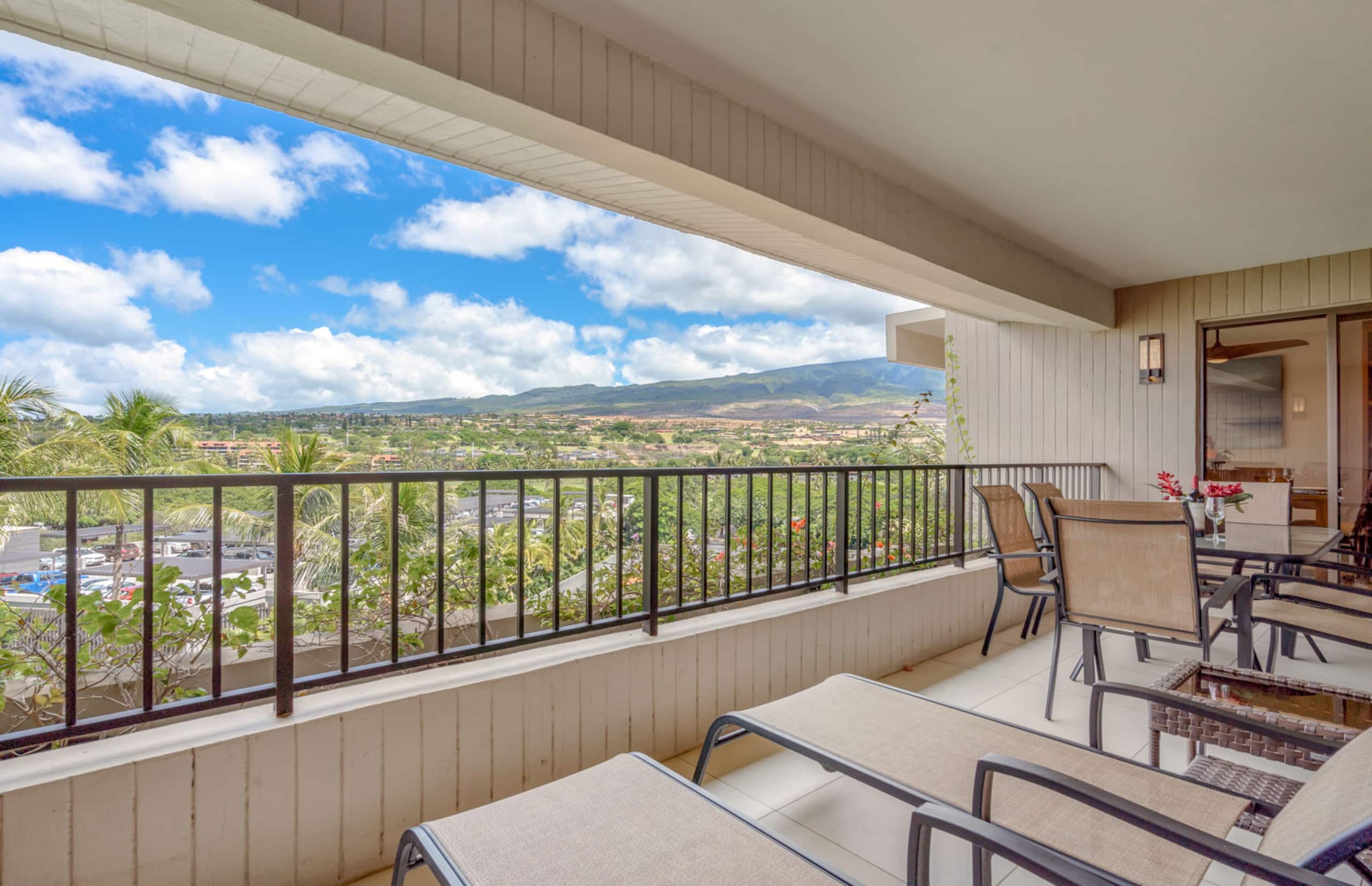 Condo in Lahaina · ★4.88 · 2 bedrooms · 3 beds · 2 baths - Image 5