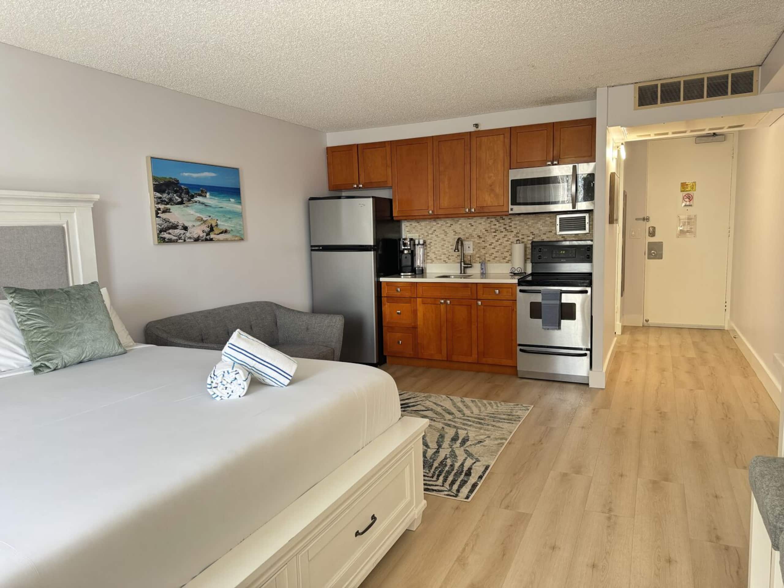 Condo in Honolulu · ★4.84 · 1 bedroom · 1 bed · 1 private bath - Image 7
