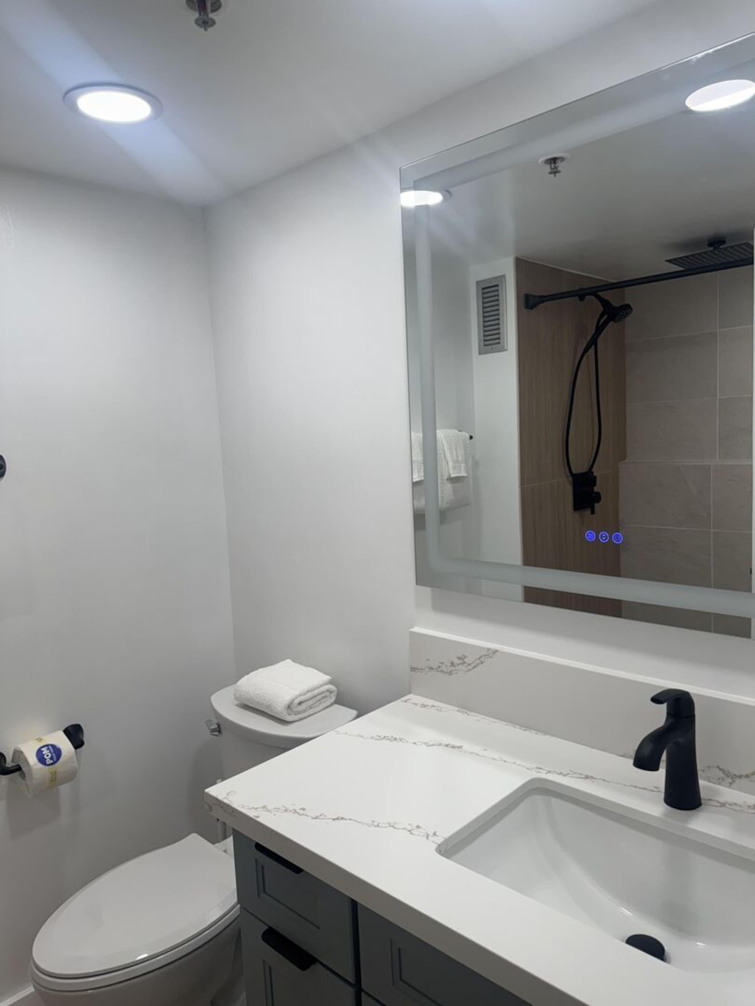 Condo in Honolulu · ★4.85 · 1 bedroom · 1 bed · 1 private bath - Image 8