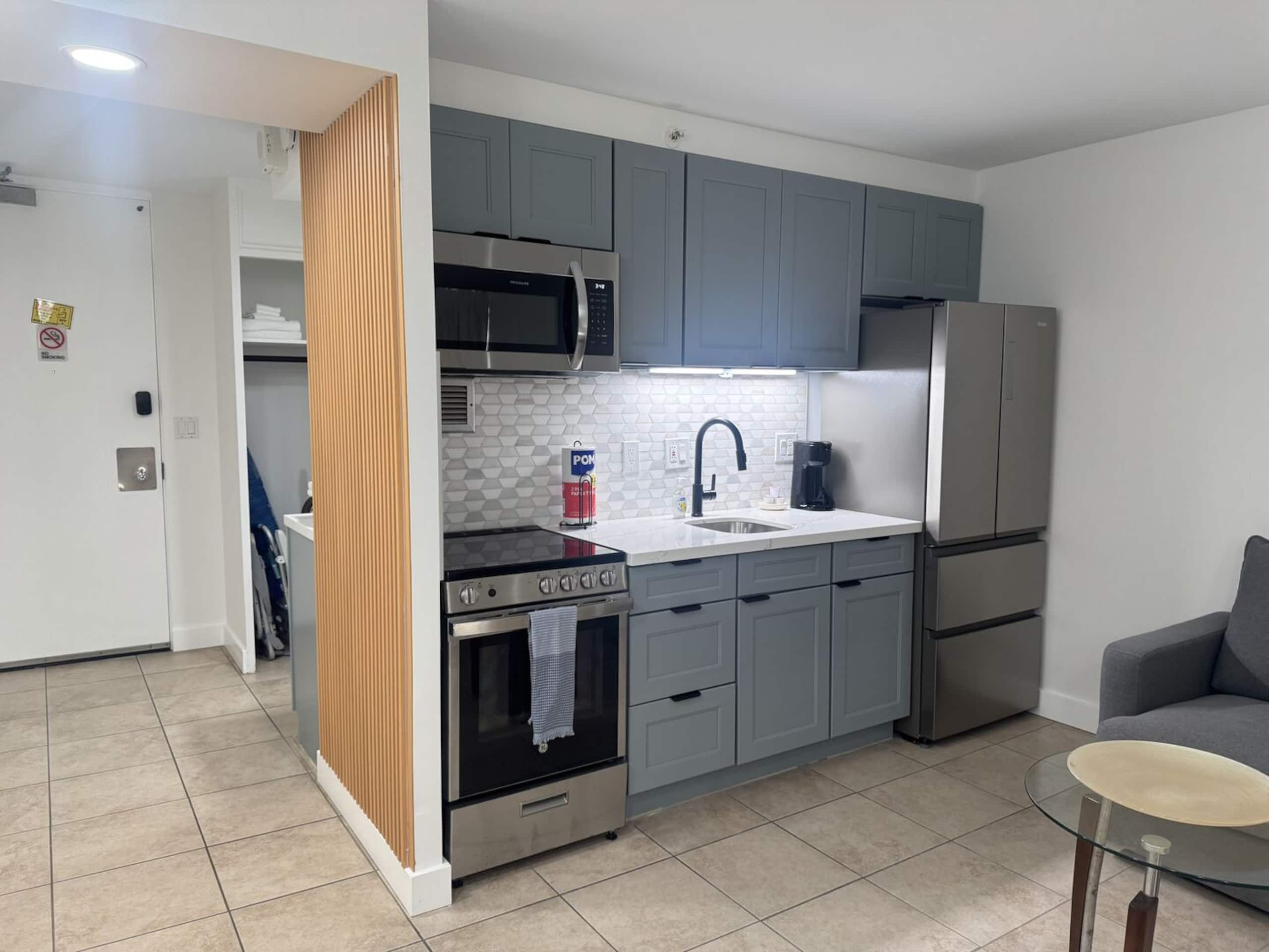 Condo in Honolulu · ★4.85 · 1 bedroom · 1 bed · 1 private bath - Image 6
