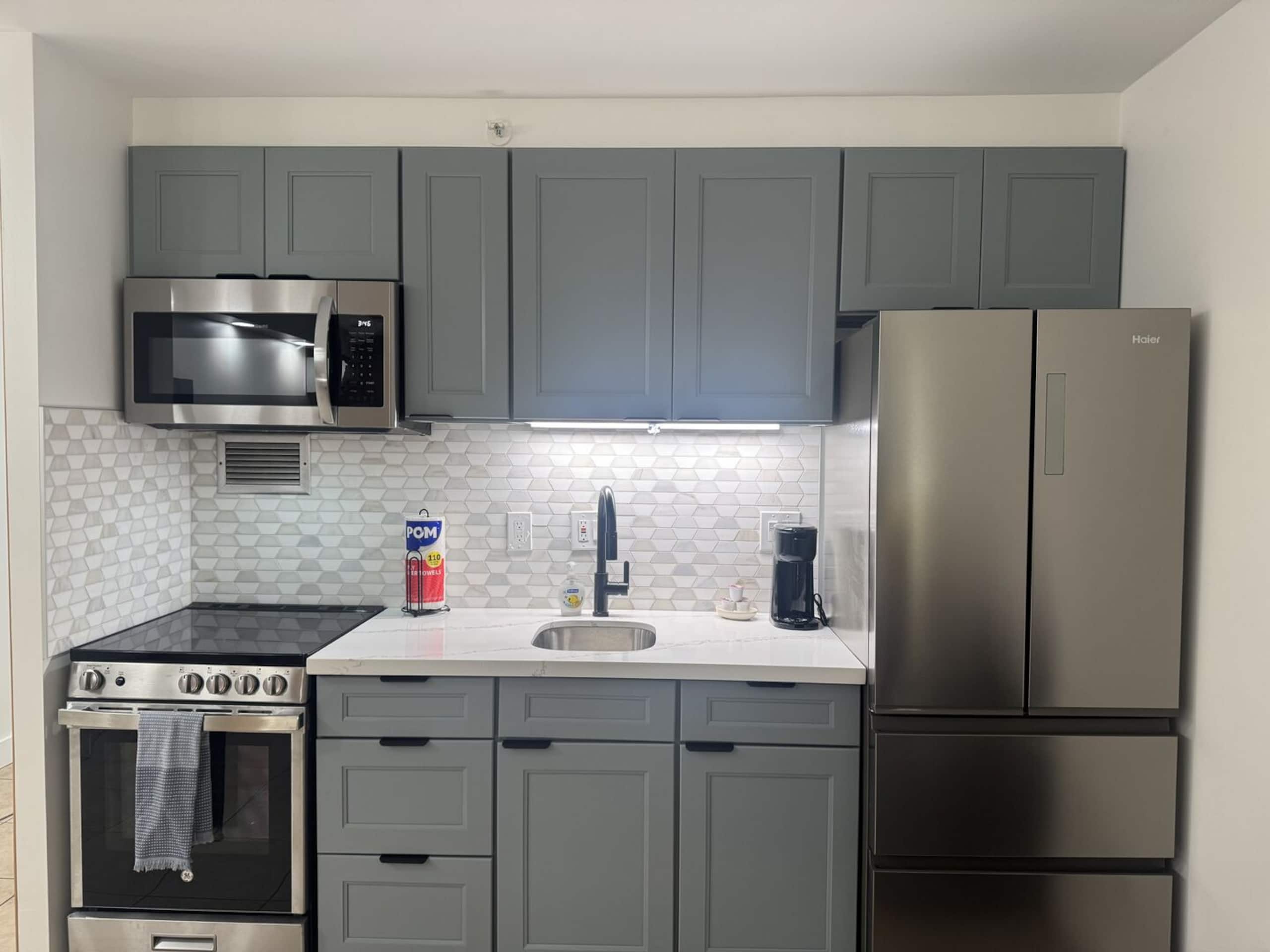 Condo in Honolulu · ★4.85 · 1 bedroom · 1 bed · 1 private bath - Image 5