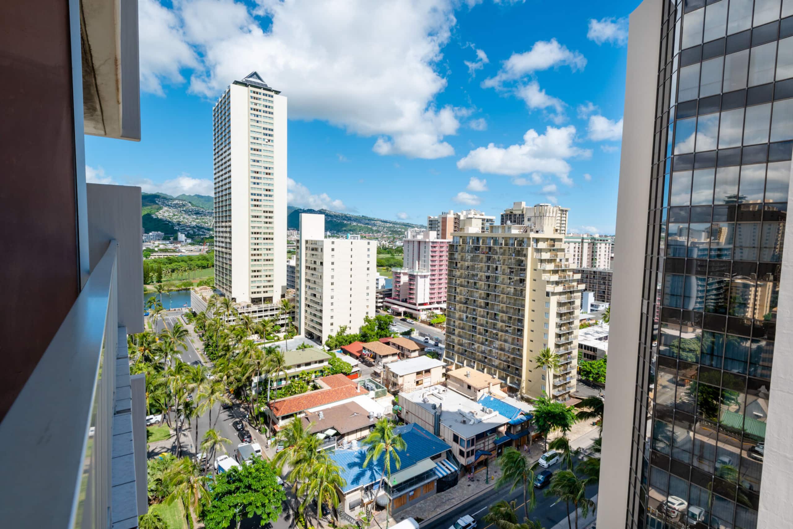 Condo in Honolulu · ★4.79 · 1 bedroom · 1 bed · 1 private bath - Image 9