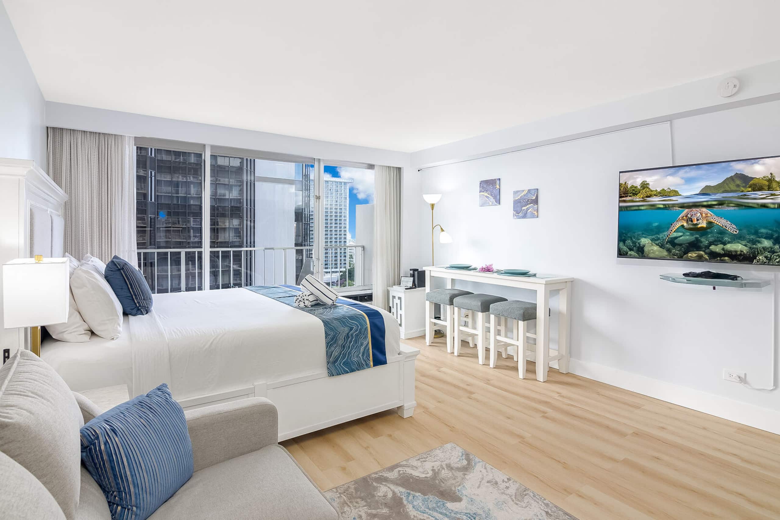 Condo in Honolulu · ★4.79 · 1 bedroom · 1 bed · 1 private bath - Image 12