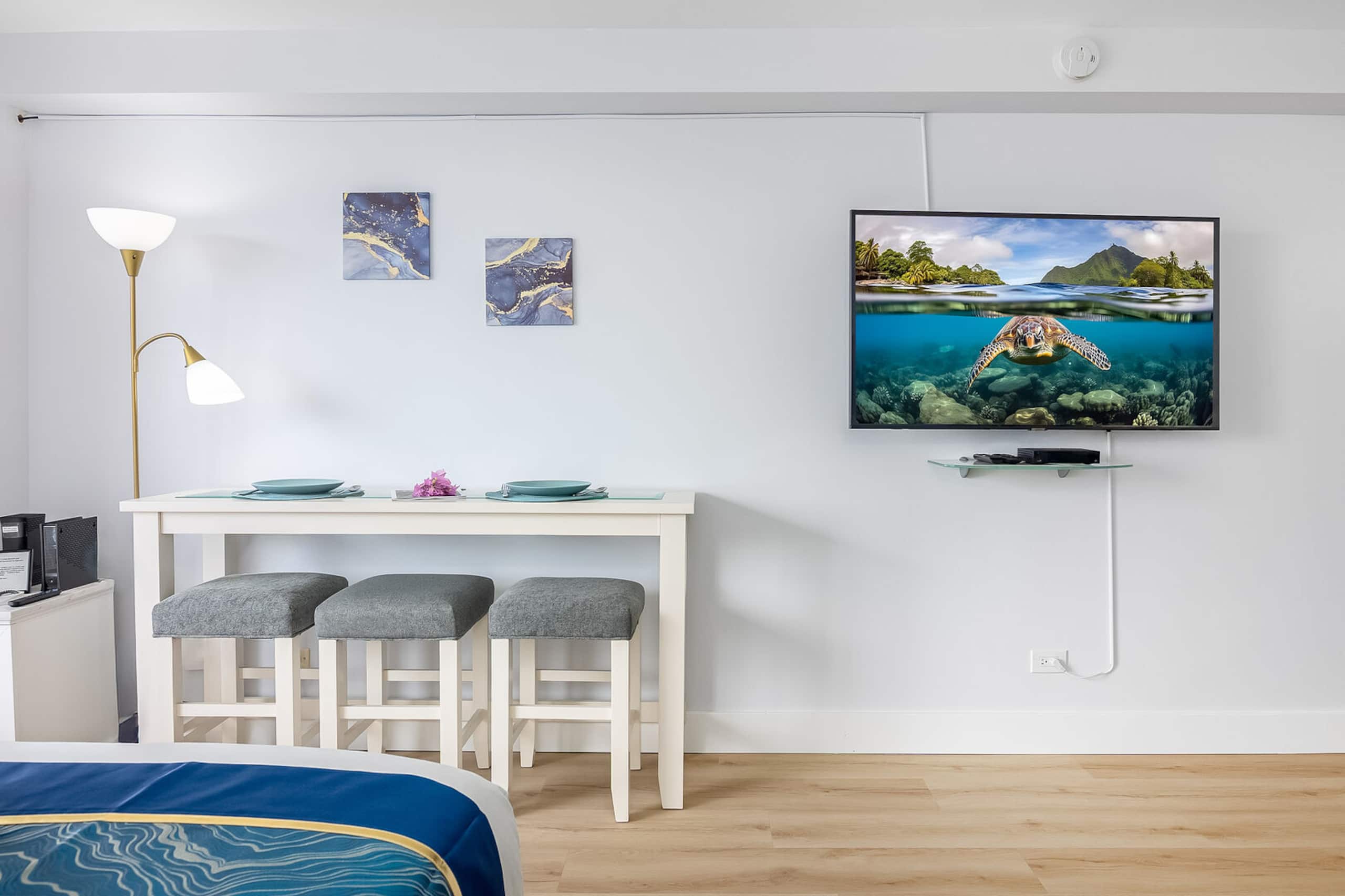 Condo in Honolulu · ★4.79 · 1 bedroom · 1 bed · 1 private bath - Image 13