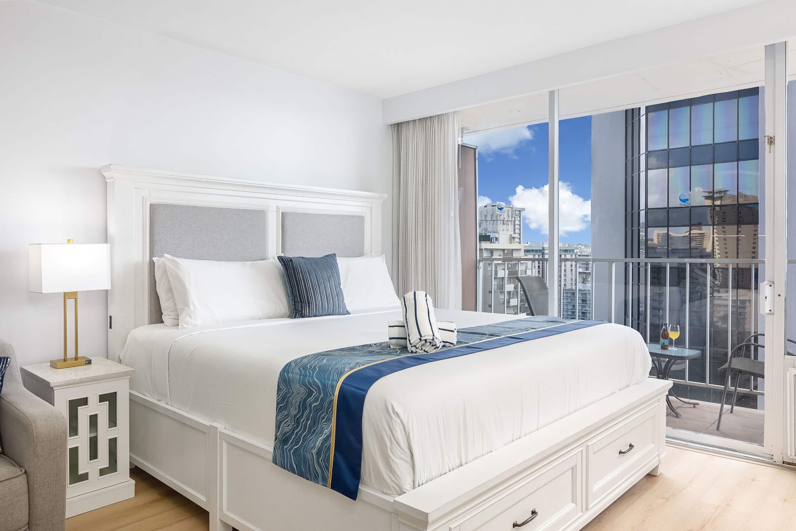 Condo in Honolulu · ★4.79 · 1 bedroom · 1 bed · 1 private bath - Image 11