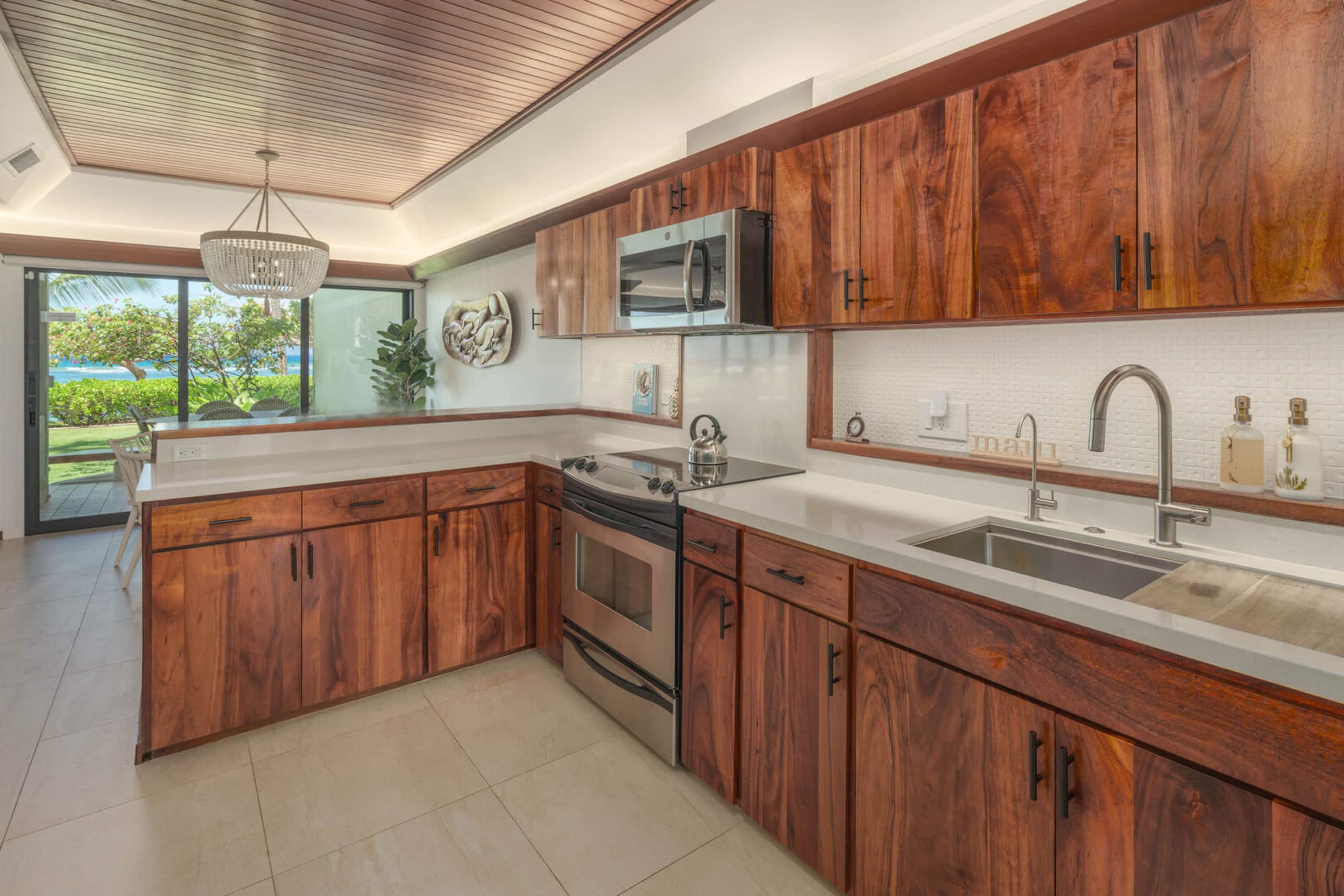 Condo in Lahaina · ★5.0 · 3 bedrooms · 4 beds · 2 baths - Image 21