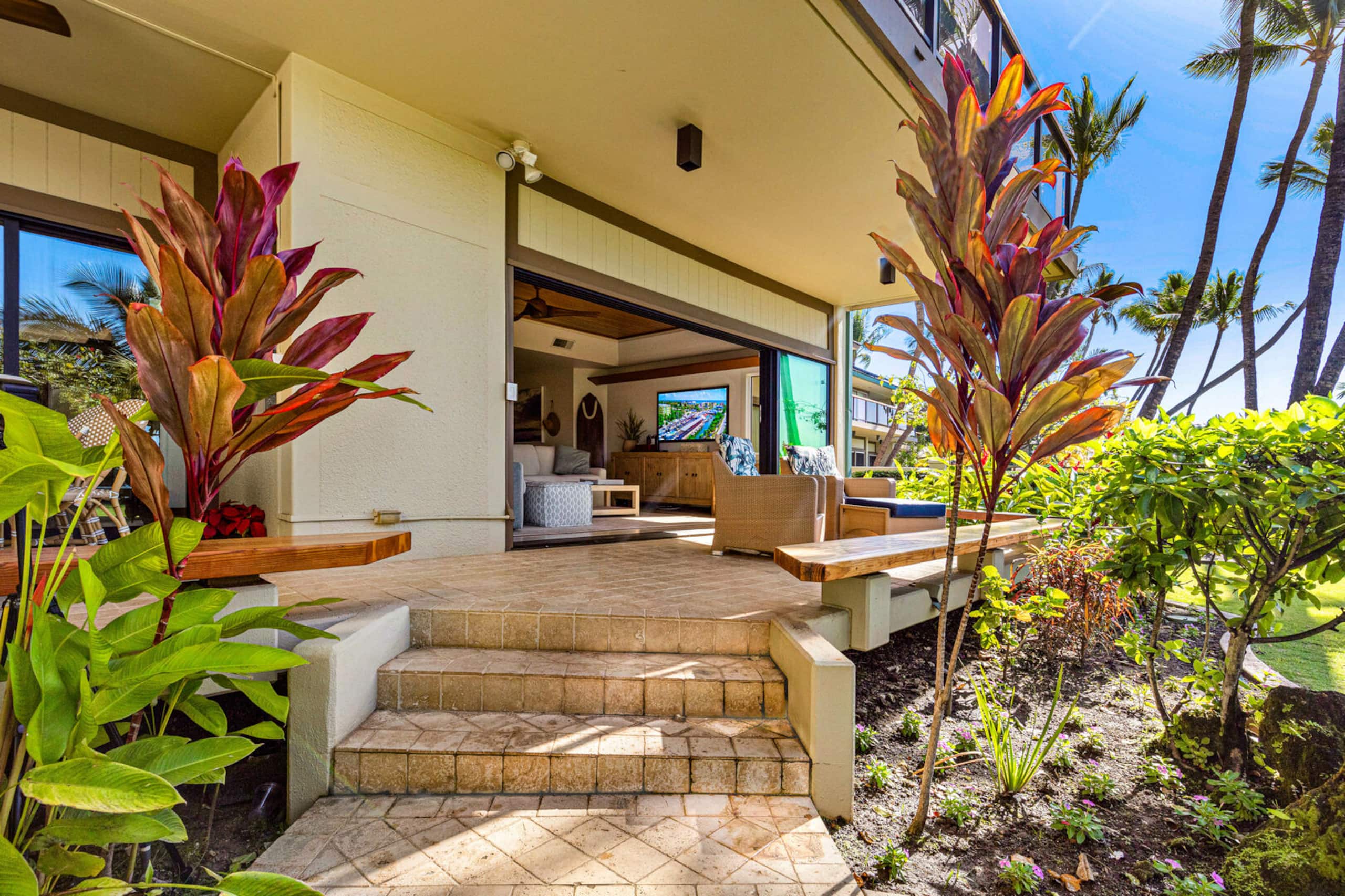 Condo in Lahaina · ★5.0 · 3 bedrooms · 4 beds · 2 baths - Image 9