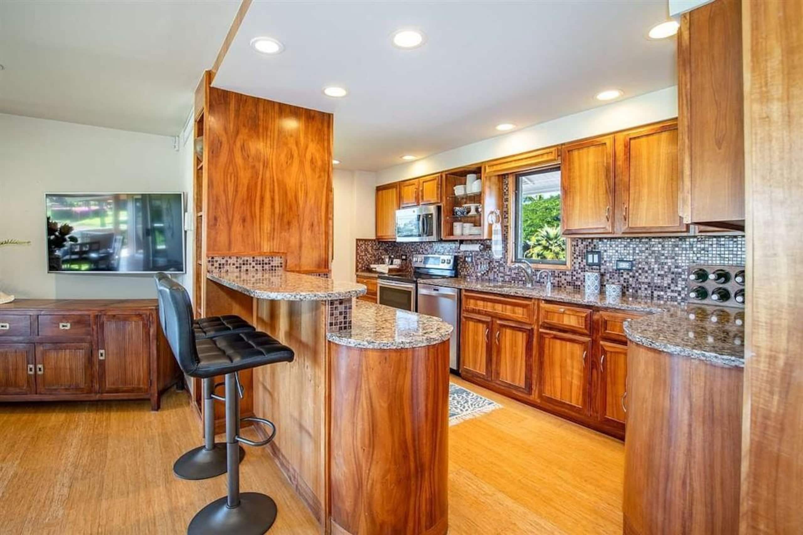 Condo in Lahaina · ★5.0 · 3 bedrooms · 3 beds · 2.5 baths - Image 11