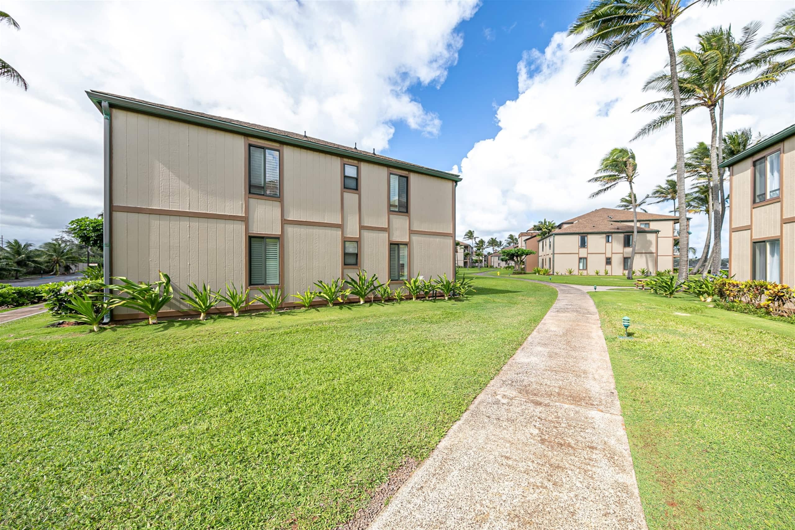 Condo in Kapaa · ★4.42 · 2 bedrooms · 3 beds · 2 shared baths - Image 14