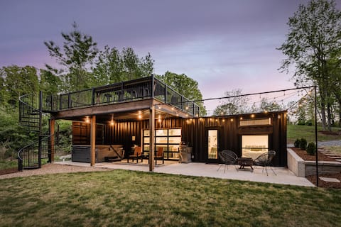 Green Creek Shipyard | Hot Tub, Sauna + Pond!