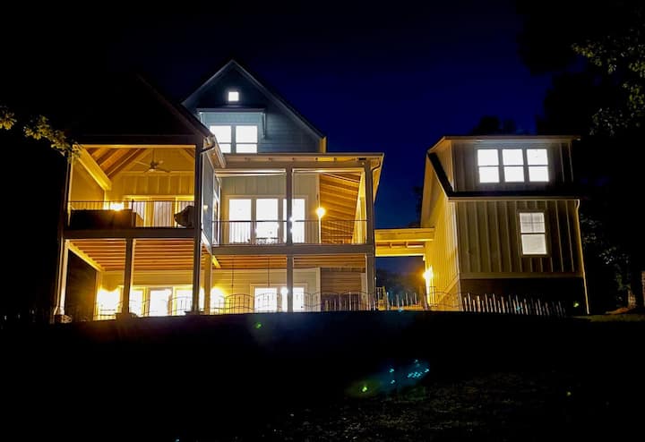 New Built! 5 BR+, 4.5 Bath, Sunset View, Lake Cove