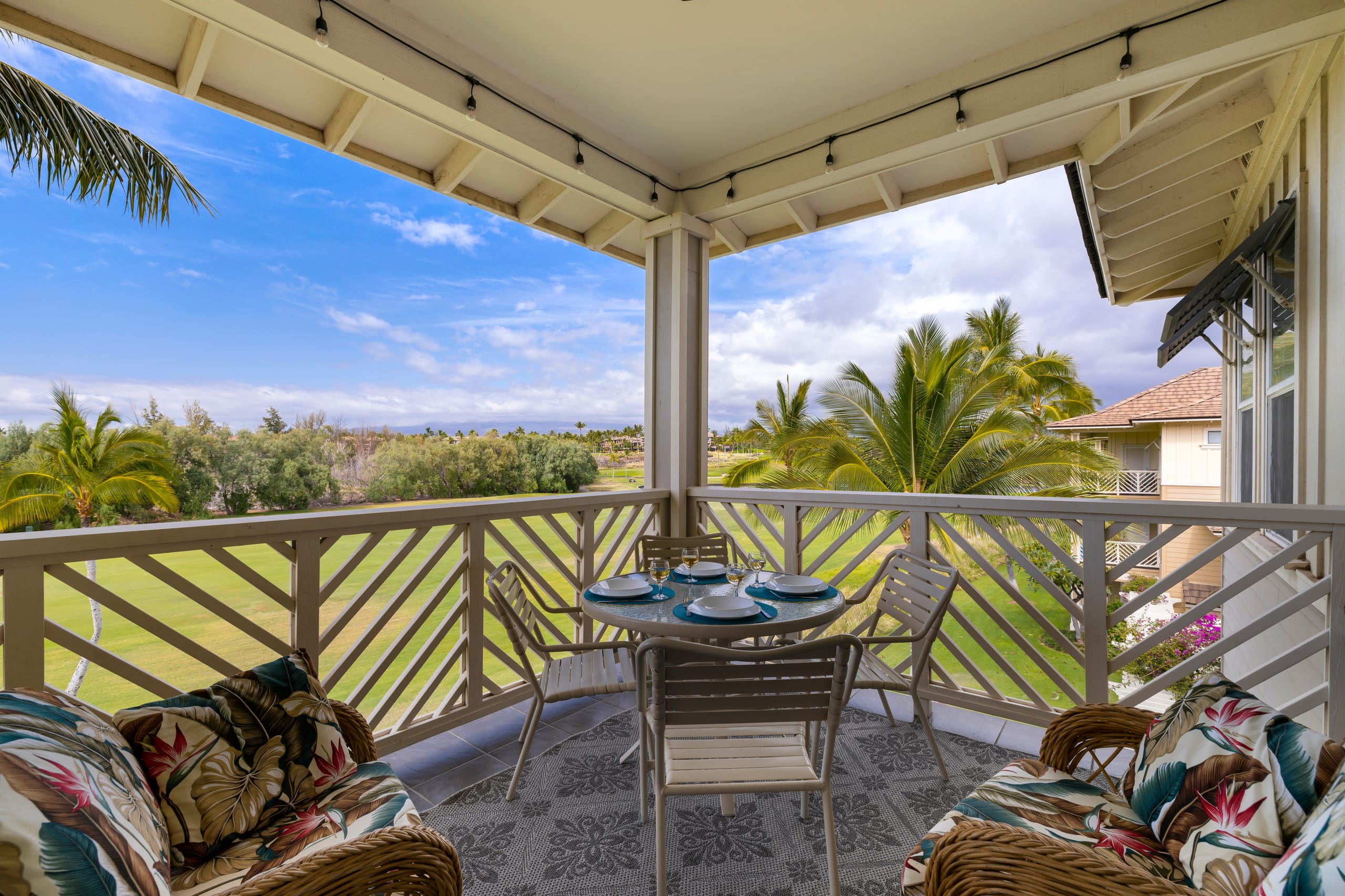 Renovated Resort Penthouse Near Shops & Beach - Photo 29