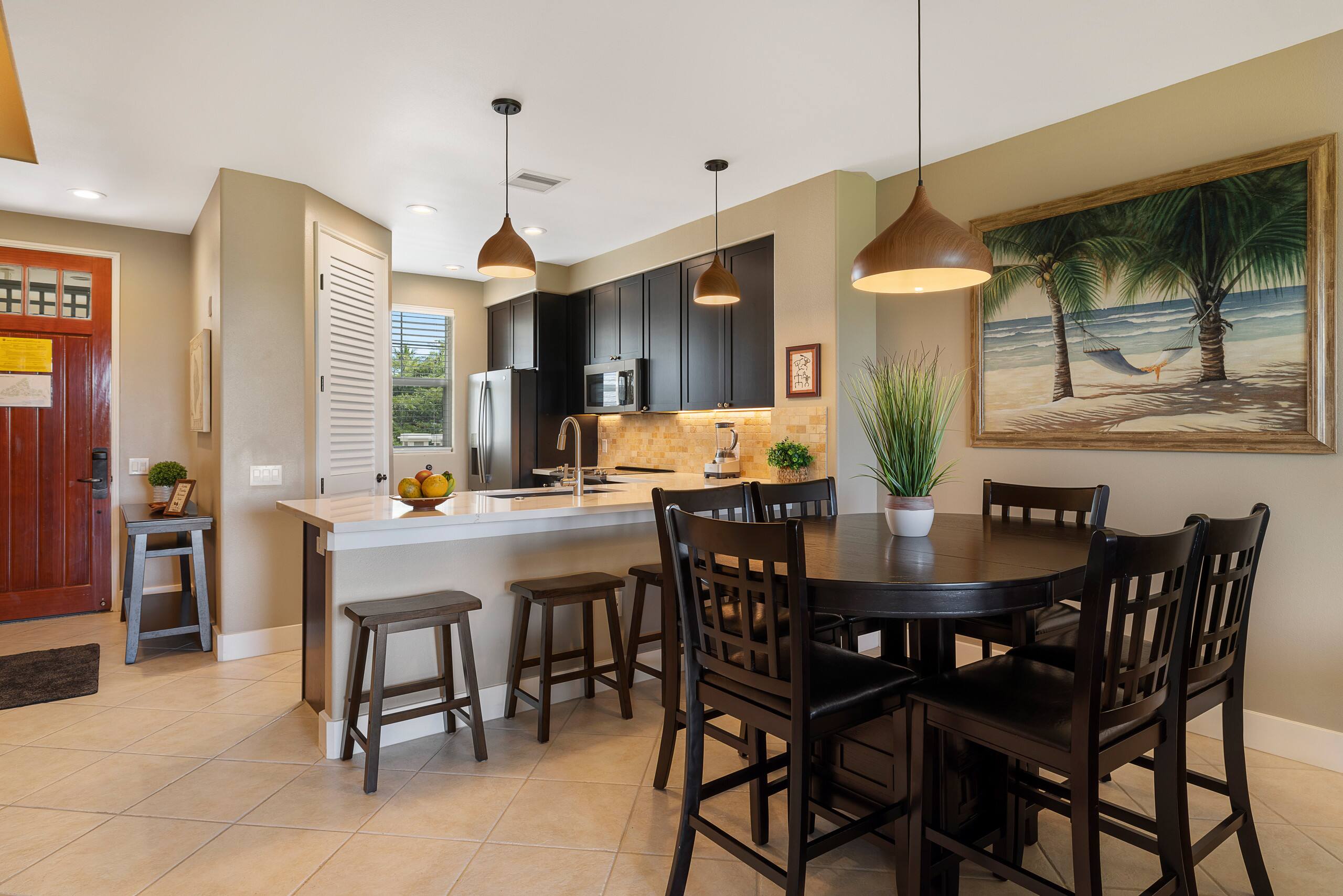 Renovated Resort Penthouse Near Shops & Beach - Photo 14