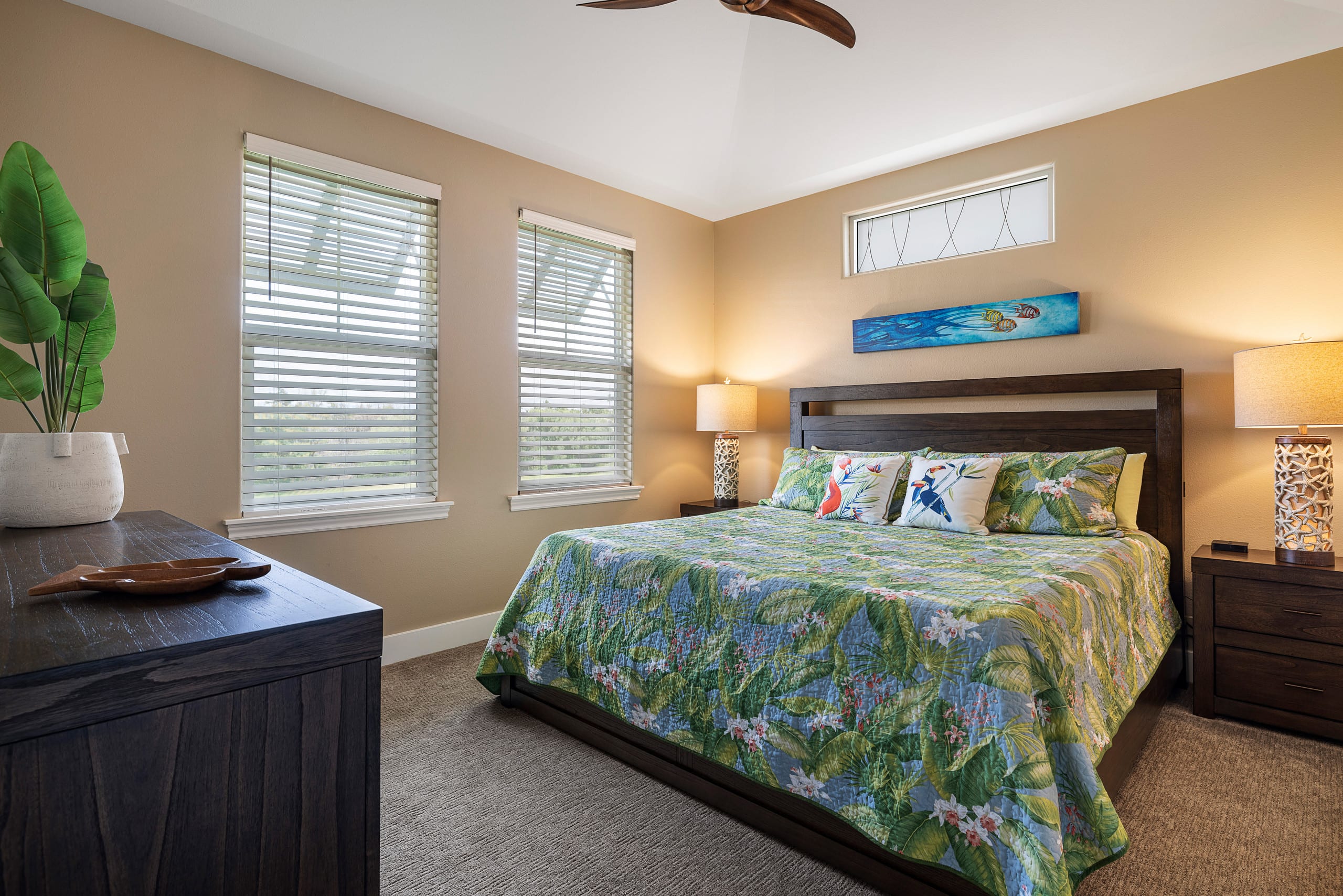 Renovated Resort Penthouse Near Shops & Beach - Photo 17