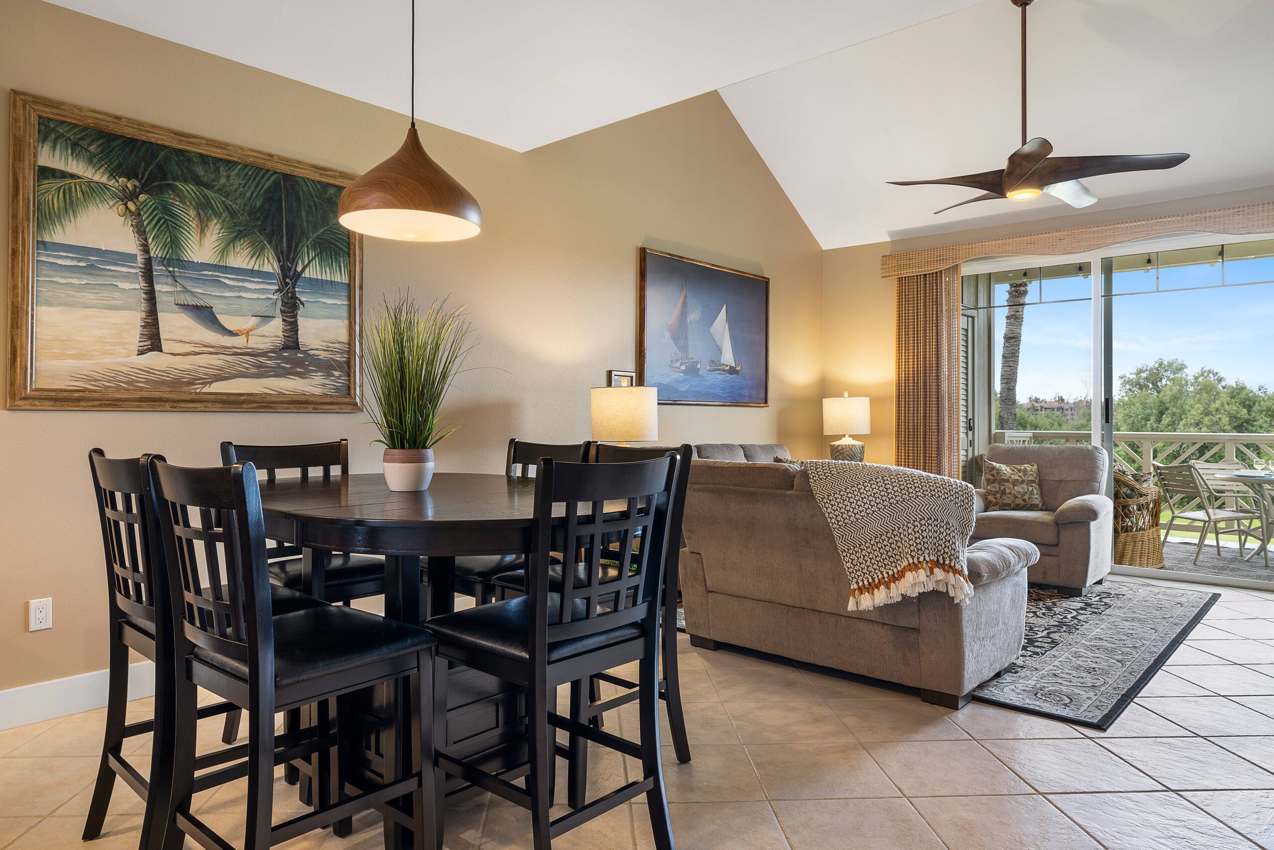 Renovated Resort Penthouse Near Shops & Beach - Photo 12