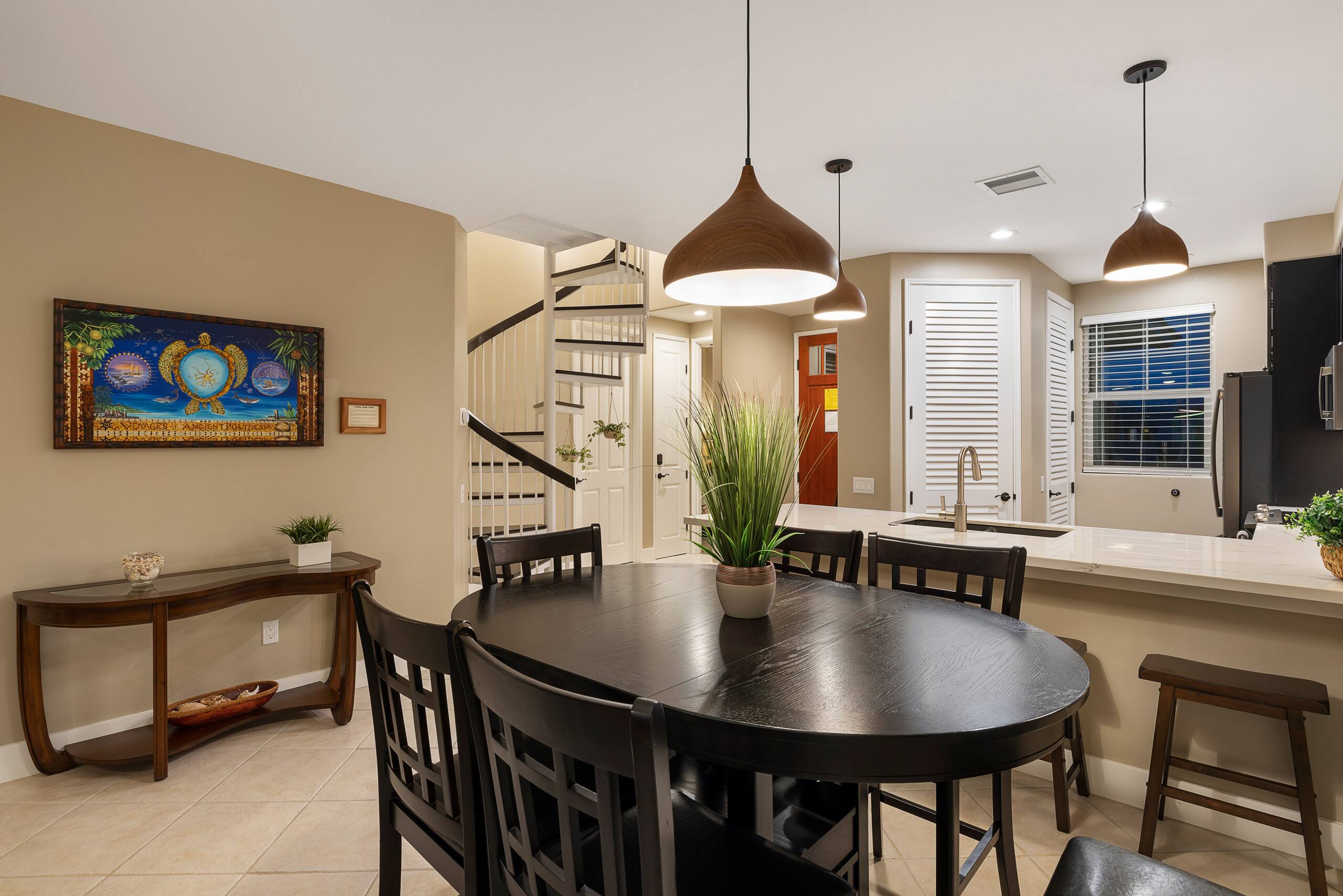 Renovated Resort Penthouse Near Shops & Beach - Photo 13