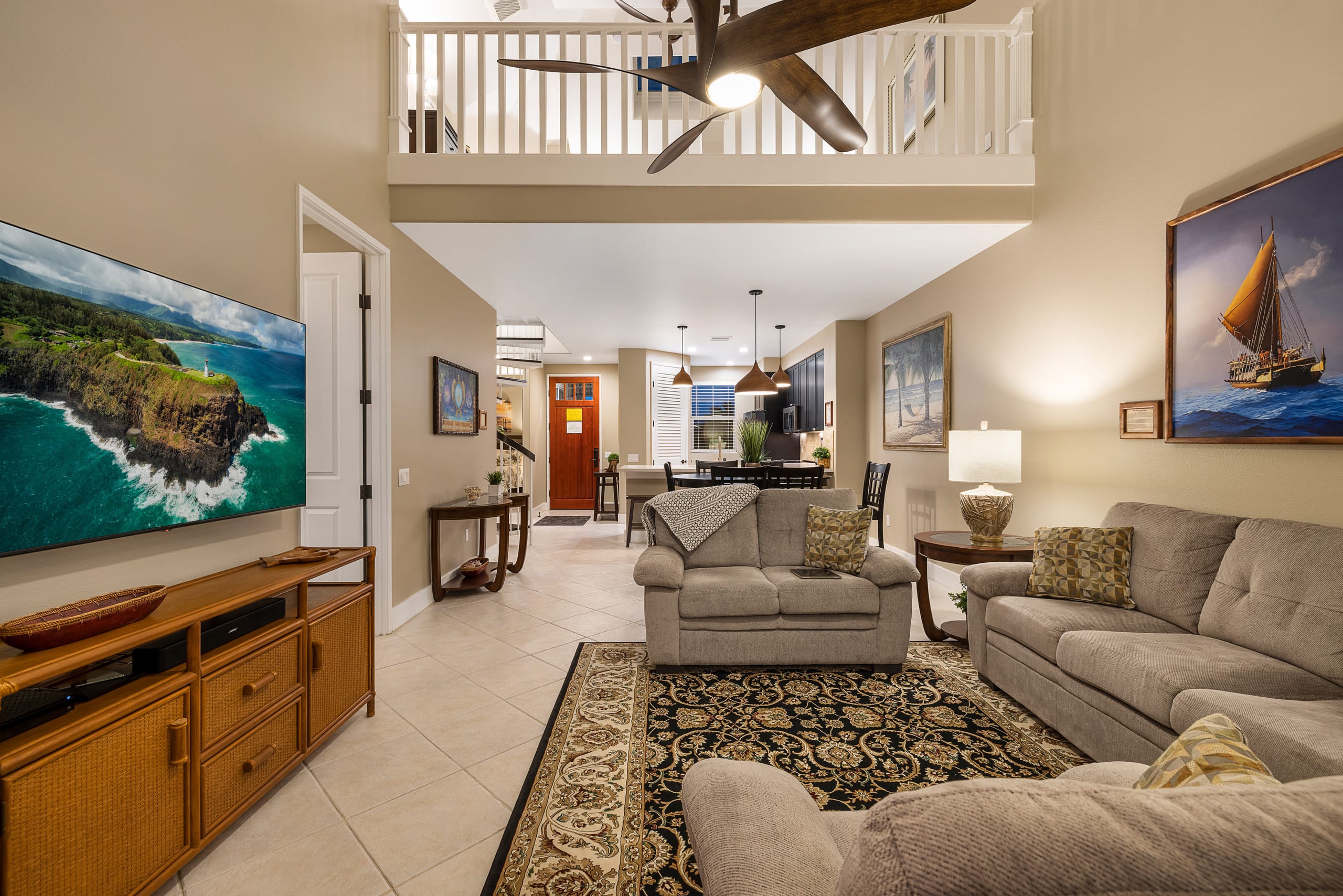 Renovated Resort Penthouse Near Shops & Beach - Photo 4