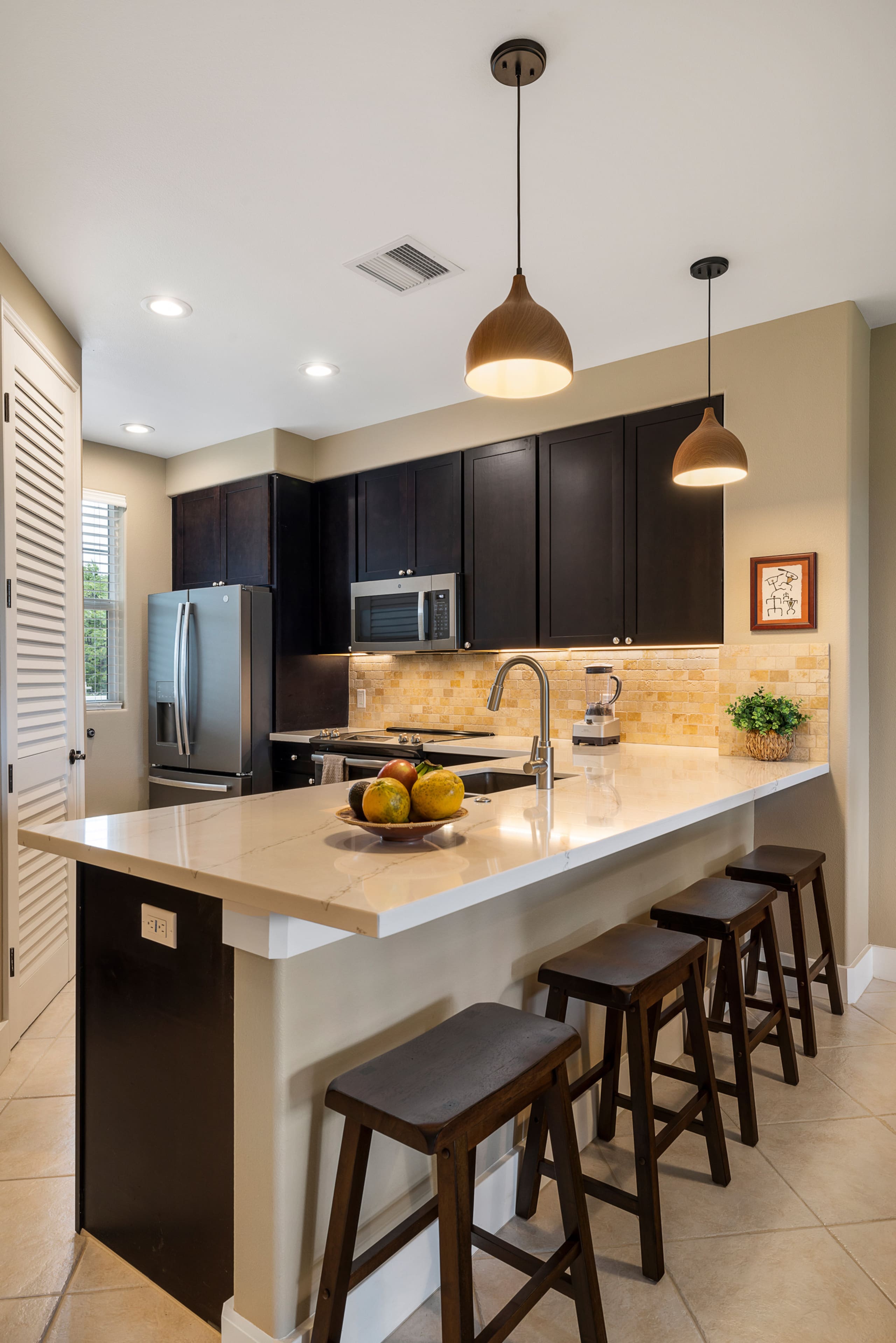 Renovated Resort Penthouse Near Shops & Beach - Photo 9
