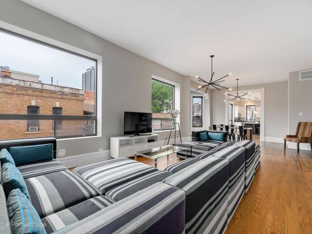 Large 4BR/3BA • Safe Old Town Location • Walk Ever