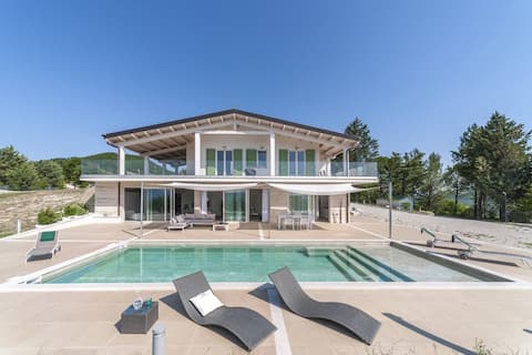 Villa Montefalcone 8 by Marche Holiday Villas
