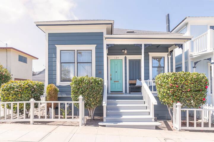 3814 Surf’s Up! Walk to the Beach, Downtown & Park