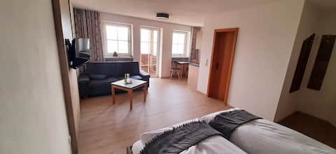Gasthof Zum Wirt / Hohenbogenblick vacation rental (Neukirchen b. Hl. Blut), apartment for 2 people