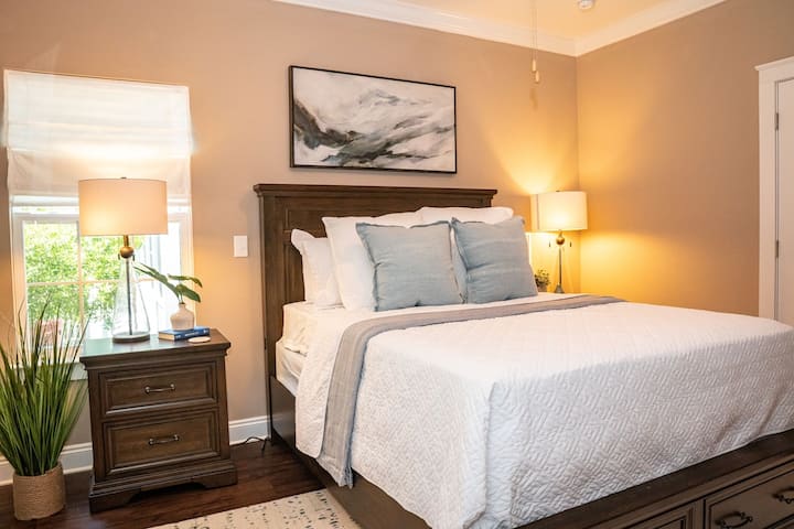 Sovrum #2 med eget badrum