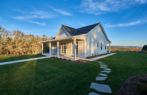 Southfield Cottage: A Perfect Wine Country Stay!