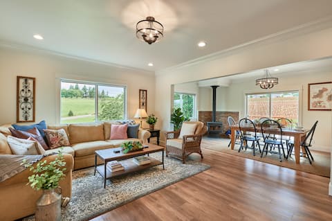 Stiling Vineyards~ A 3 bed/3 bath Luxury Farmhouse