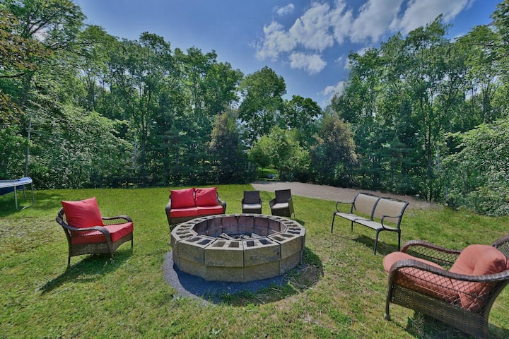 Villa in heart of Poconos-Pool-Hot Tub- Sauna