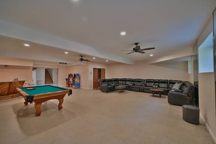 Villa in heart of Poconos-Pool-Hot Tub- Sauna