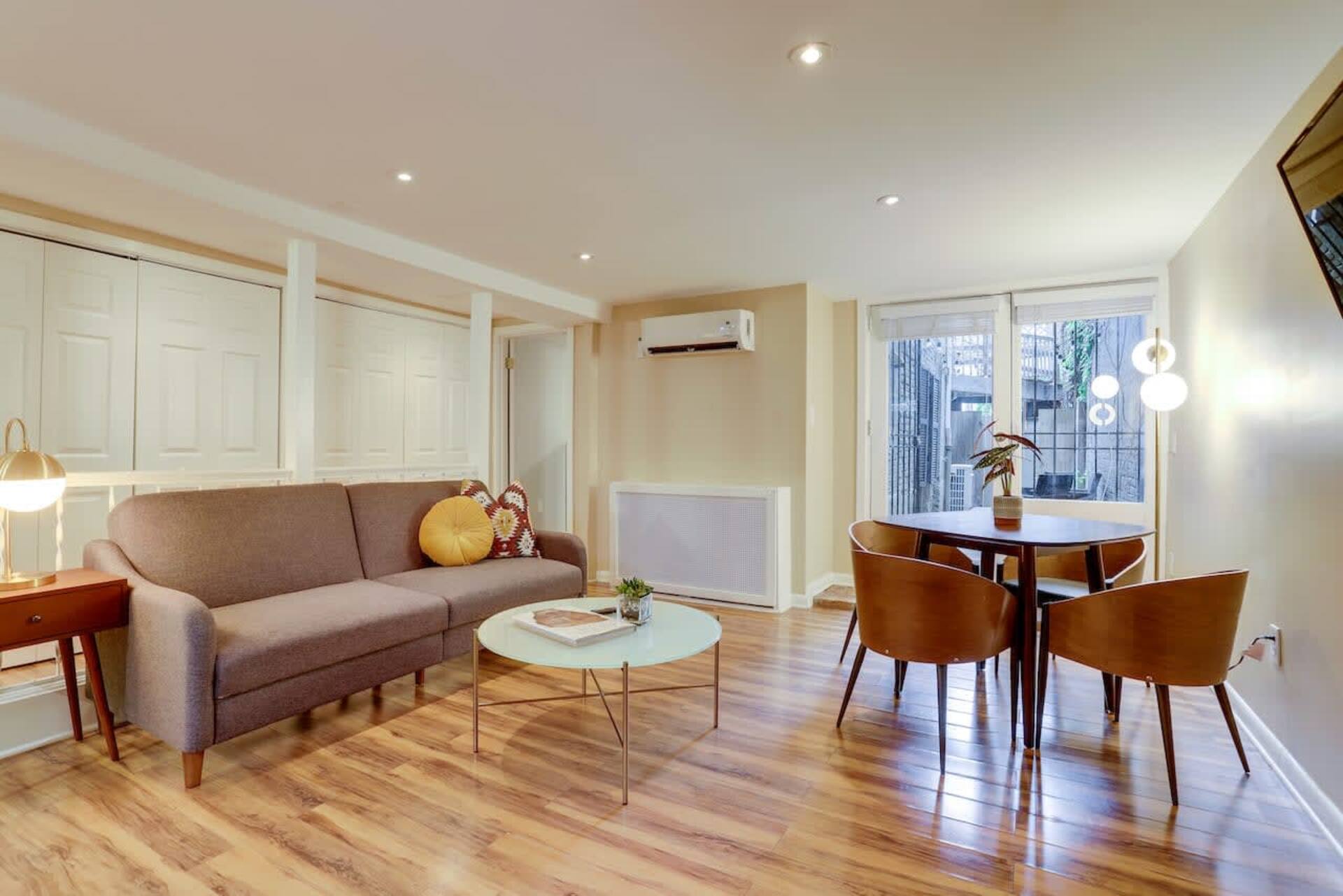 Fantastic 2 BR Parking, Pets Welcome, with Privat