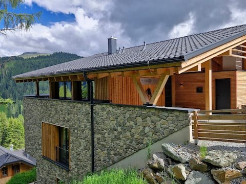 Beautiful and very luxurious panoramic Lodge with sauna