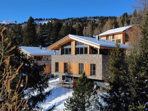 Beautiful luxurious panoramic lodge with sauna